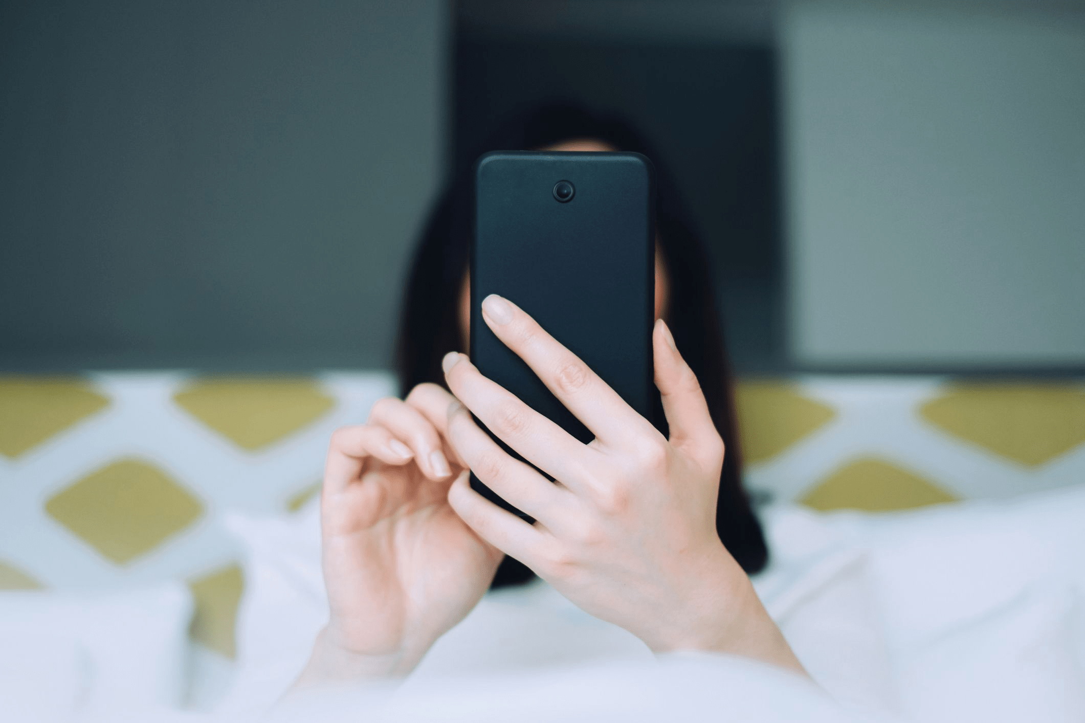 How Reading on Smartphones Can Diminish Your Reading Comprehension
