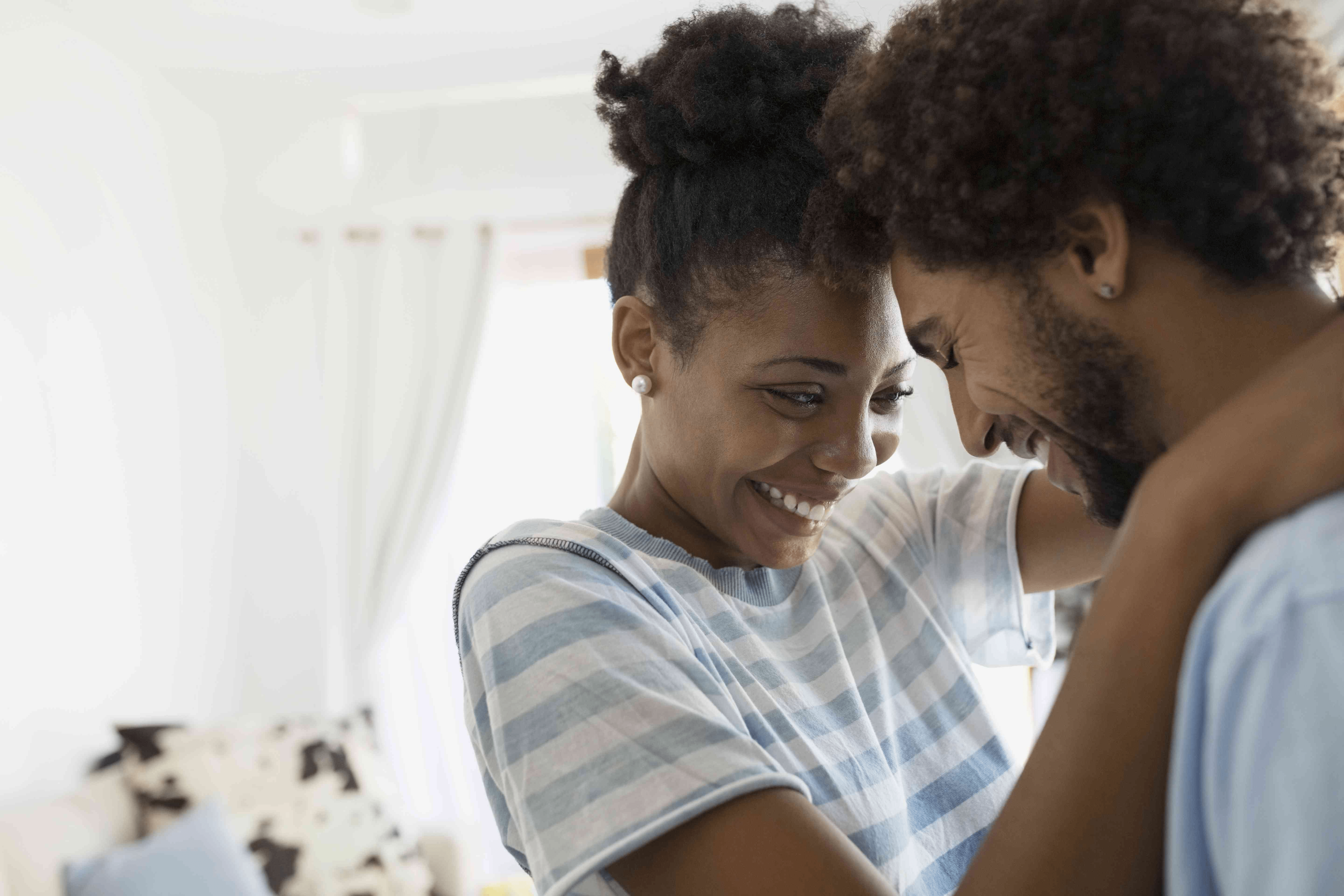 Chegara Shaxsiyat Kasalliklari va Bog'liqlik Kasalliklari O'rtasidagi Bog'liqlik