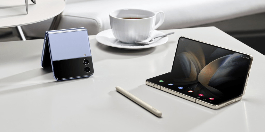 Новые складные смартфоны Samsung Galaxy Z Fold и Z Flip: когда ждать и сколько они стоят