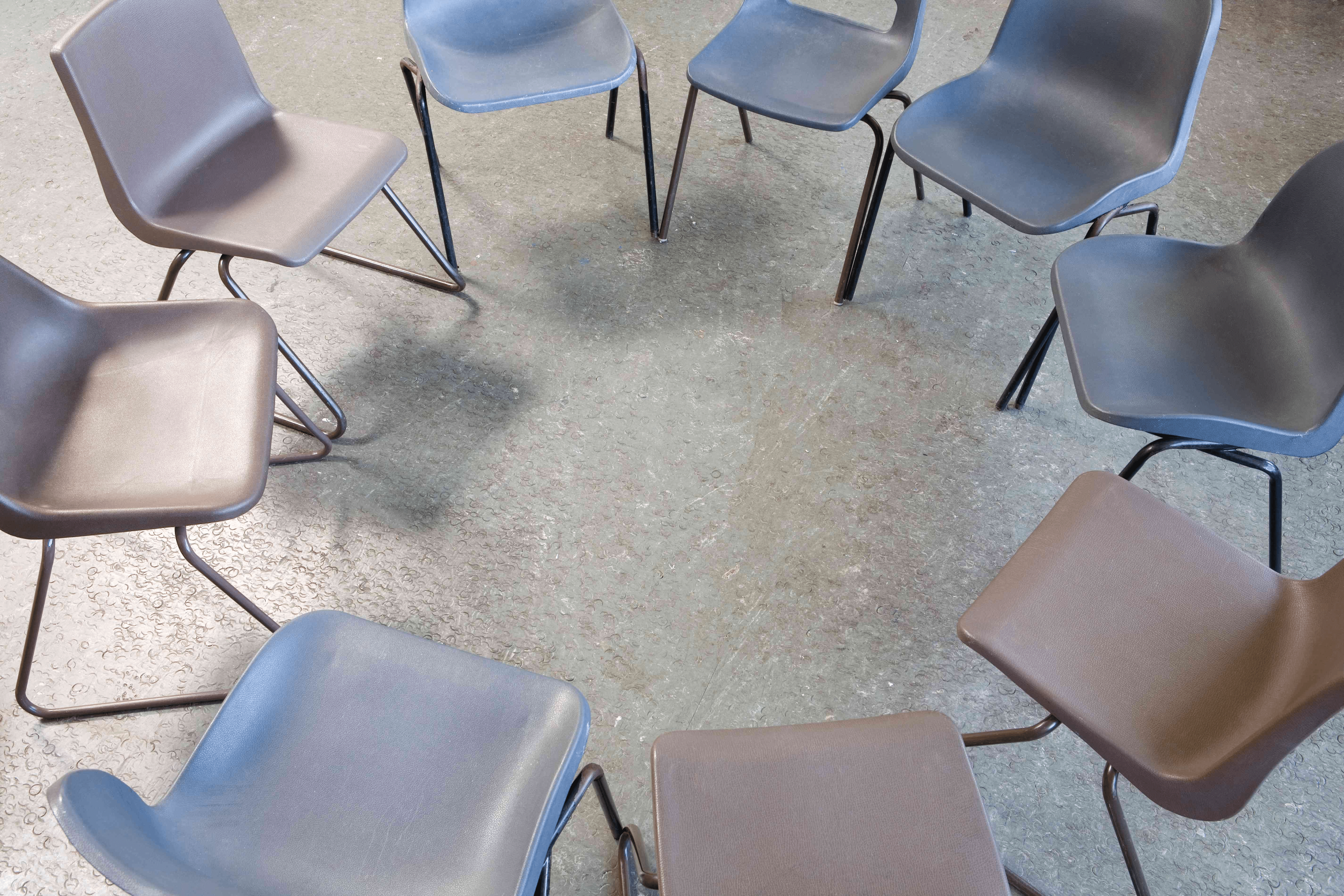 Двенадцать Традиций Анонимных Алкоголиков: Ключ к Единству и Восстановлению