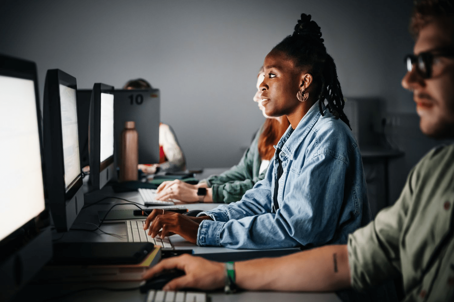 Top Tech Penny Stocks Under $5 to Watch in Q2 2023: Best Value, Growth & Performance Picks