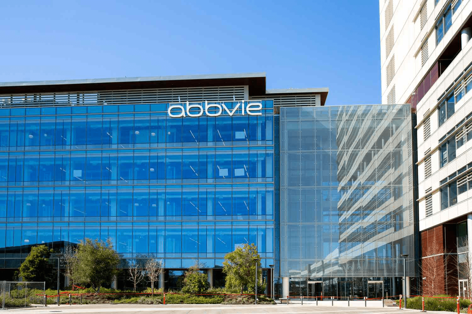 AbbVie Daromadlari va Humira Patentining Yo‘qolishi: Kelajakda Yangi Imkoniyatlar