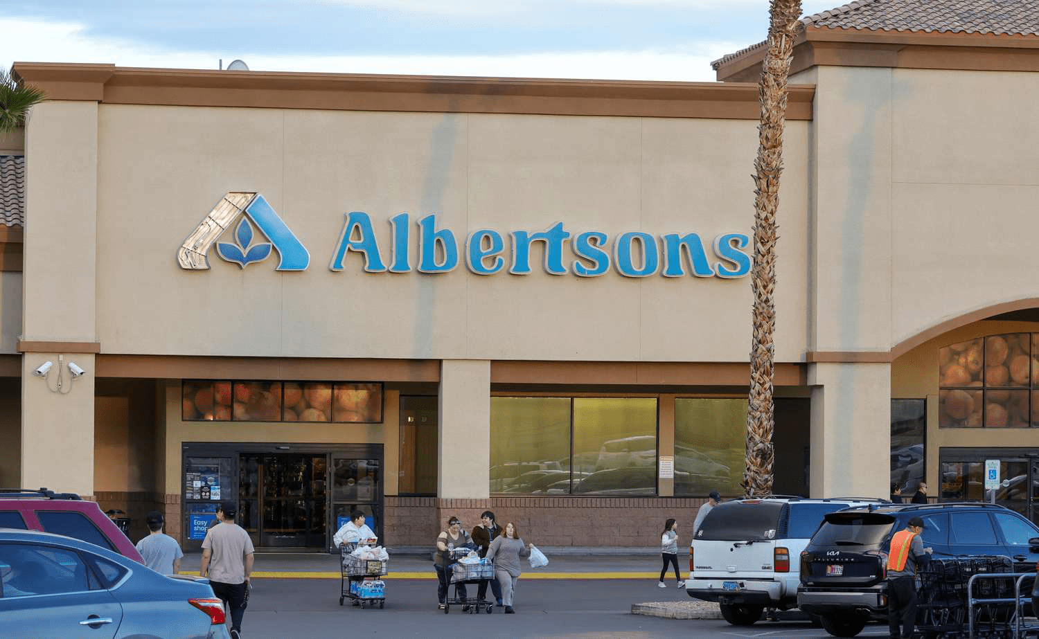 Albertsons and Kroger Expand Store Sales in 2025 to Secure $24.6B Merger Approval
