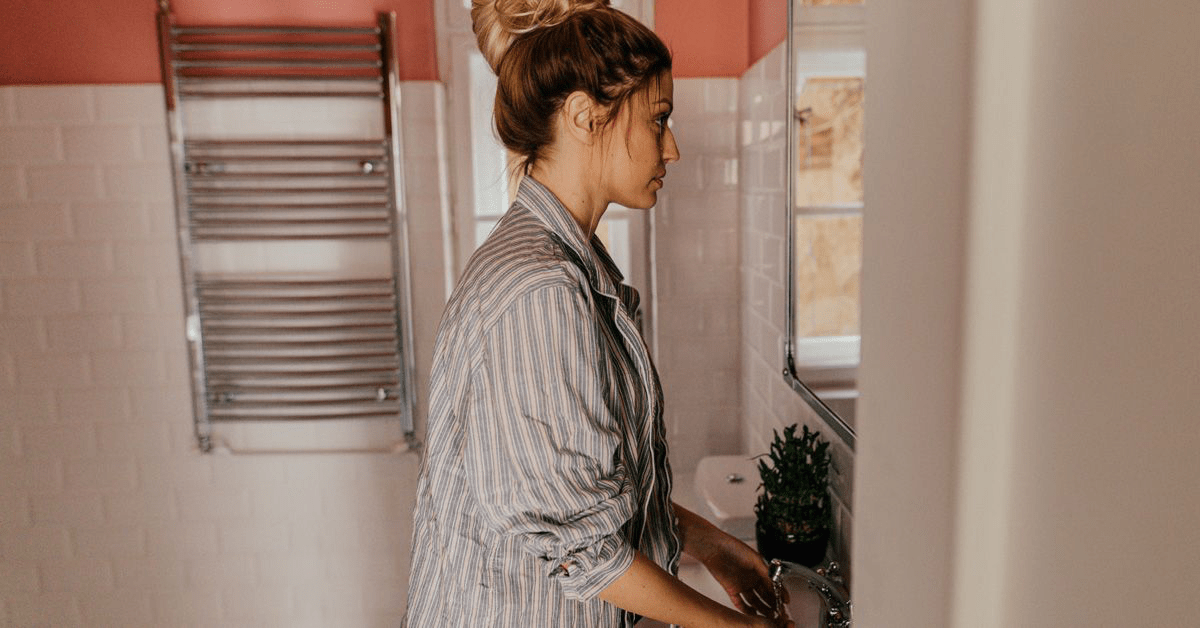 Как эндометриоз влияет на выделения из влагалища: важные признаки и советы