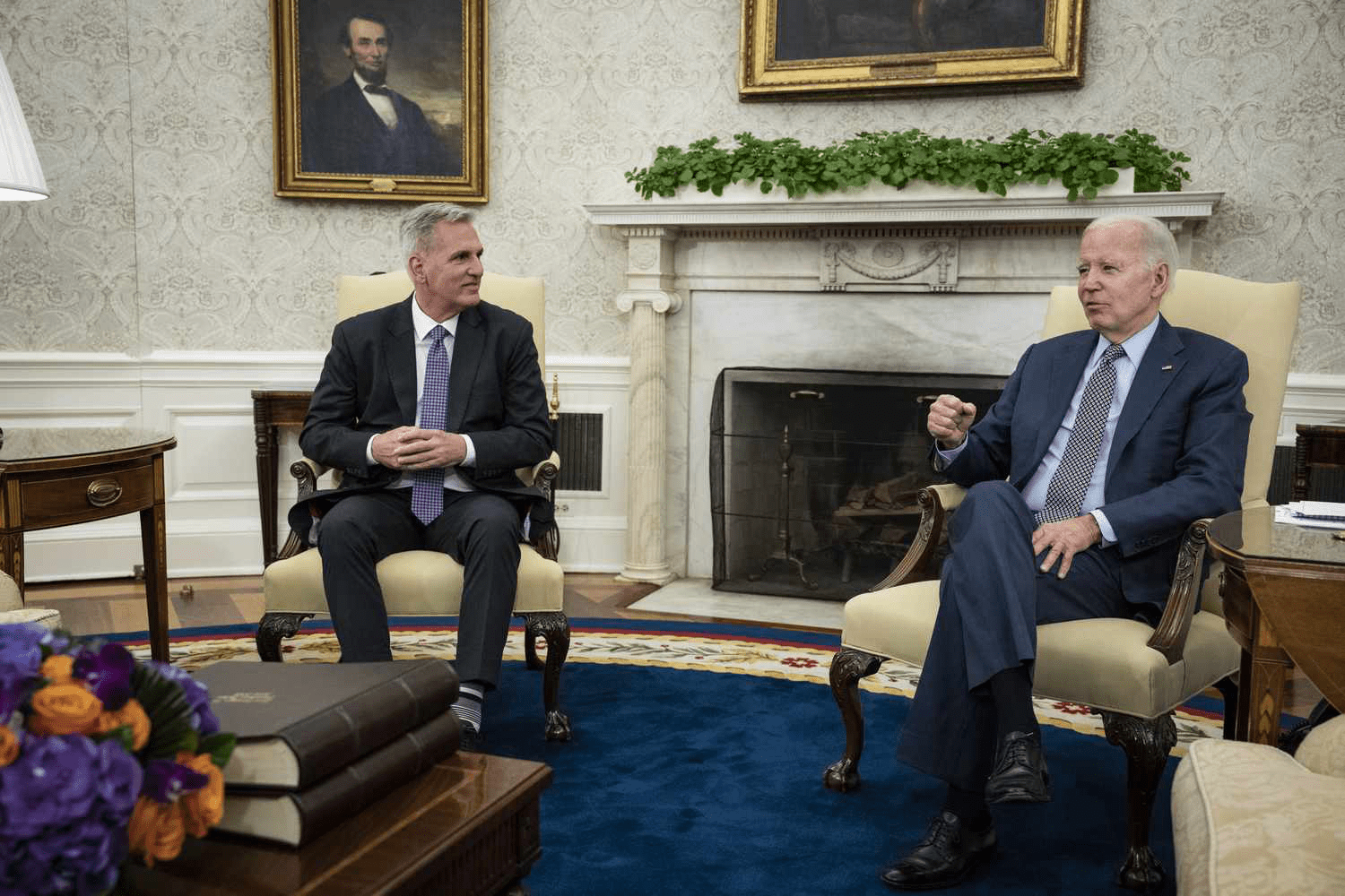 AQSh Qarz Chegarasi Bo‘yicha Muzokaralarda Eng Yomon Natija Kam Ehtimol