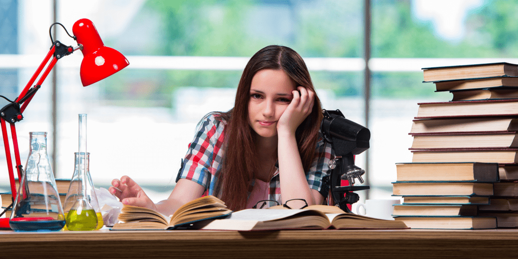 Как подросткам найти свой путь в мире профессий: советы для родителей и детей