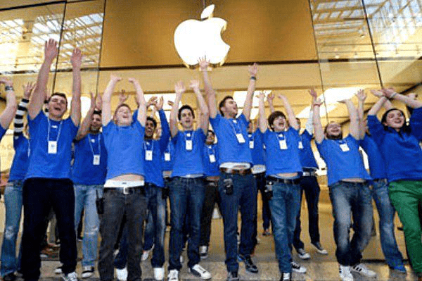 Оптимистичные прогнозы для акций Apple: что говорят опционы