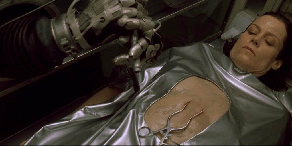 Kosmik Stansiyada Robot-Hirurg: Insoniyatning Tibbiyot Sohasidagi Yangi Qadam