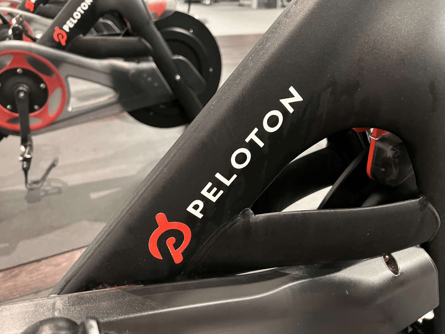 Peloton Faces Major Restructuring and CEO Barry McCarthy Resigns in 2025 — Shares Hit Record Low at $2.76
