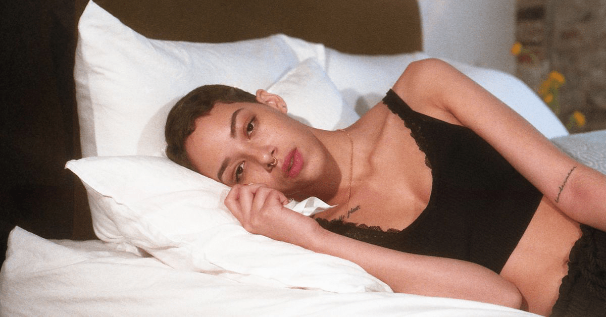 Как справиться с головной болью во время менструации: причины и эффективные методы