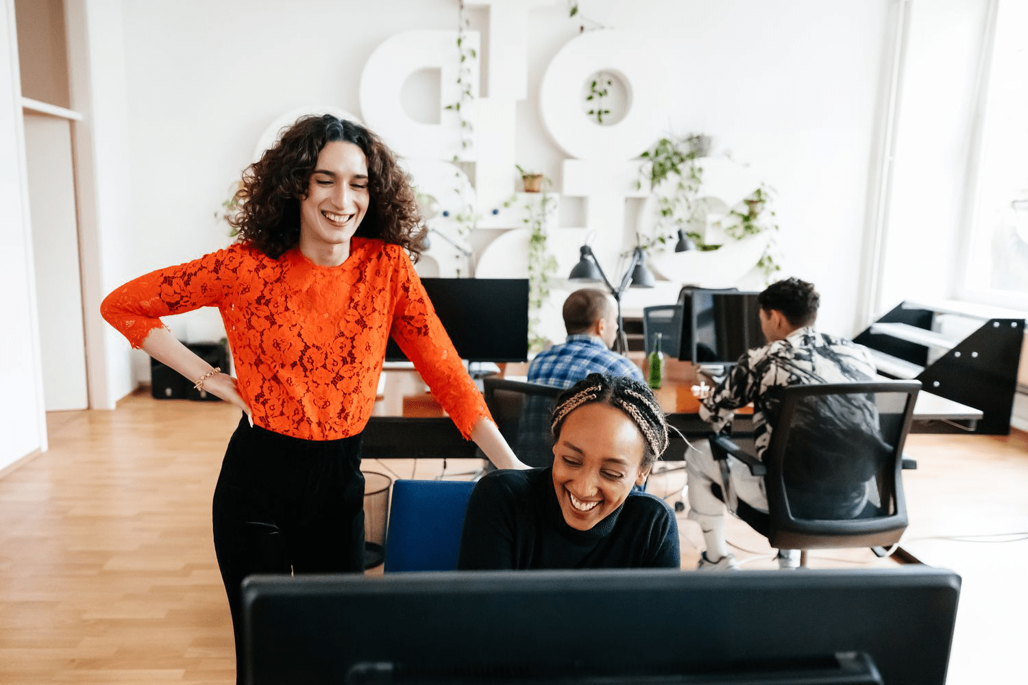 Полное руководство для работодателей по налогам и классификации работников