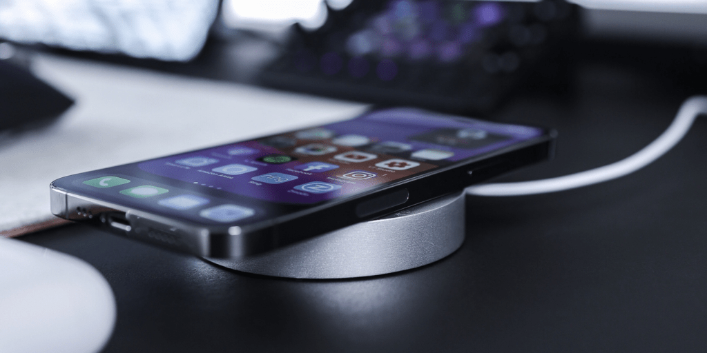 MagSafe Charging Speed Compared to Standard Wireless Pads and Wired Adapters