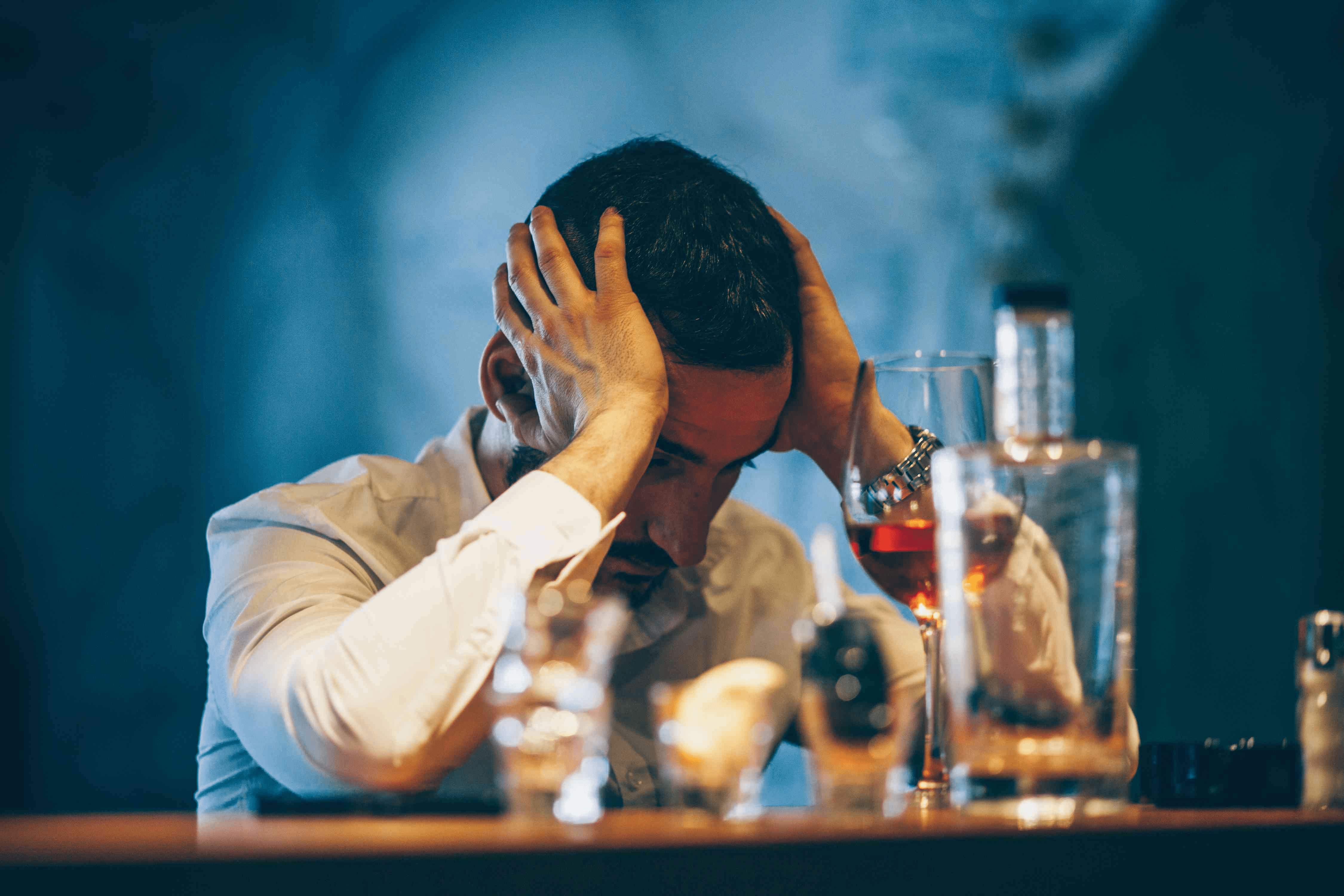 Как хроническое употребление алкоголя повышает уровень кортизола и влияет на здоровье