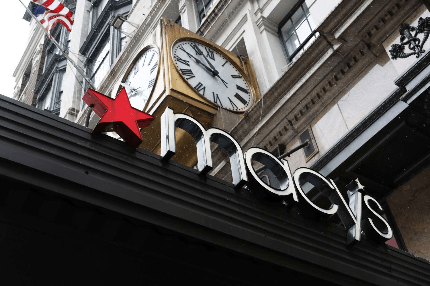 Macy’s Stock Hits $19.51 in 2025 as Q1 Earnings Beat Expectations Despite Store Closures