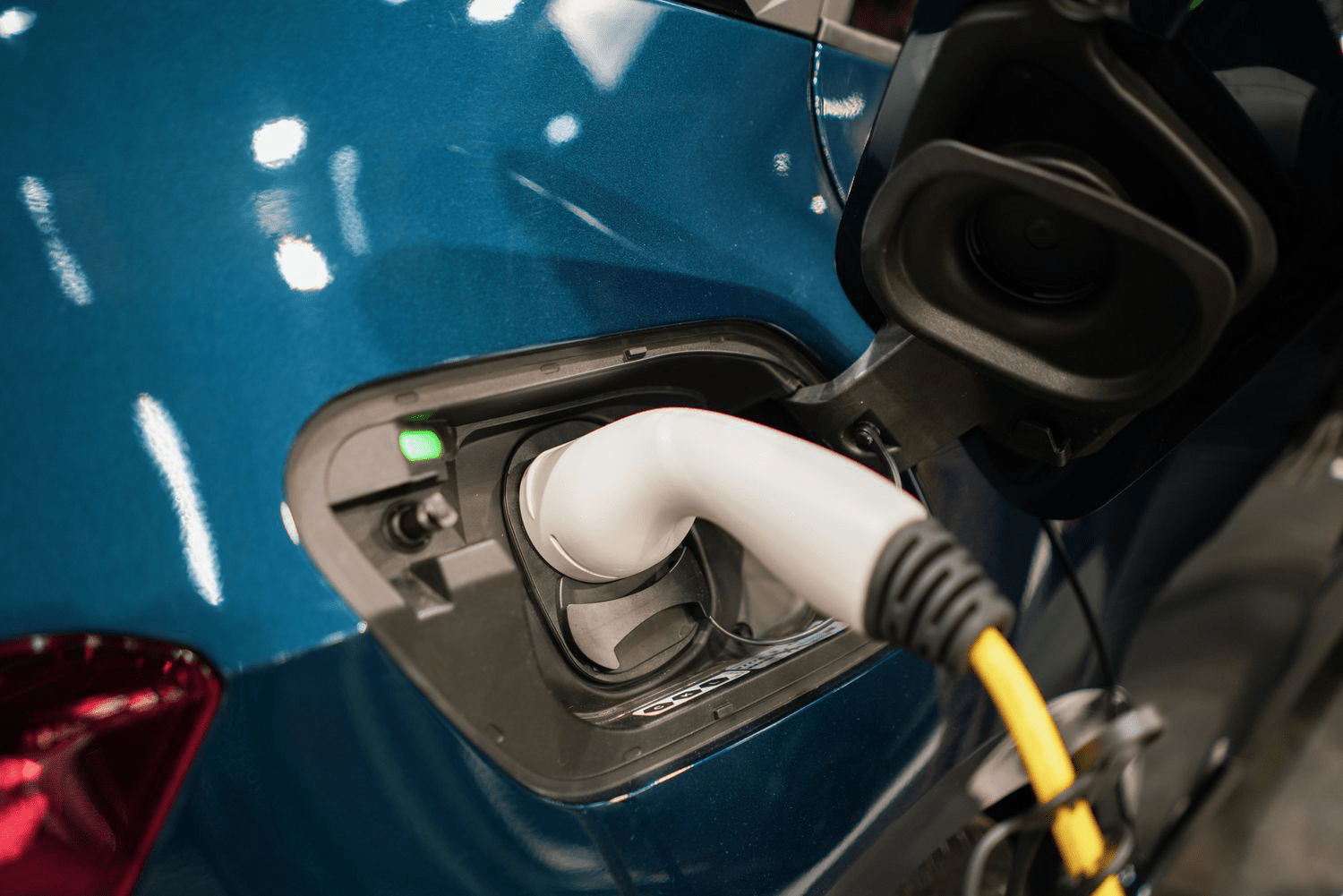 Mercedes-Benz Tesla Zaryad Tarmog‘iga Qo‘shildi: Yangi Imkoniyatlar Ochildi