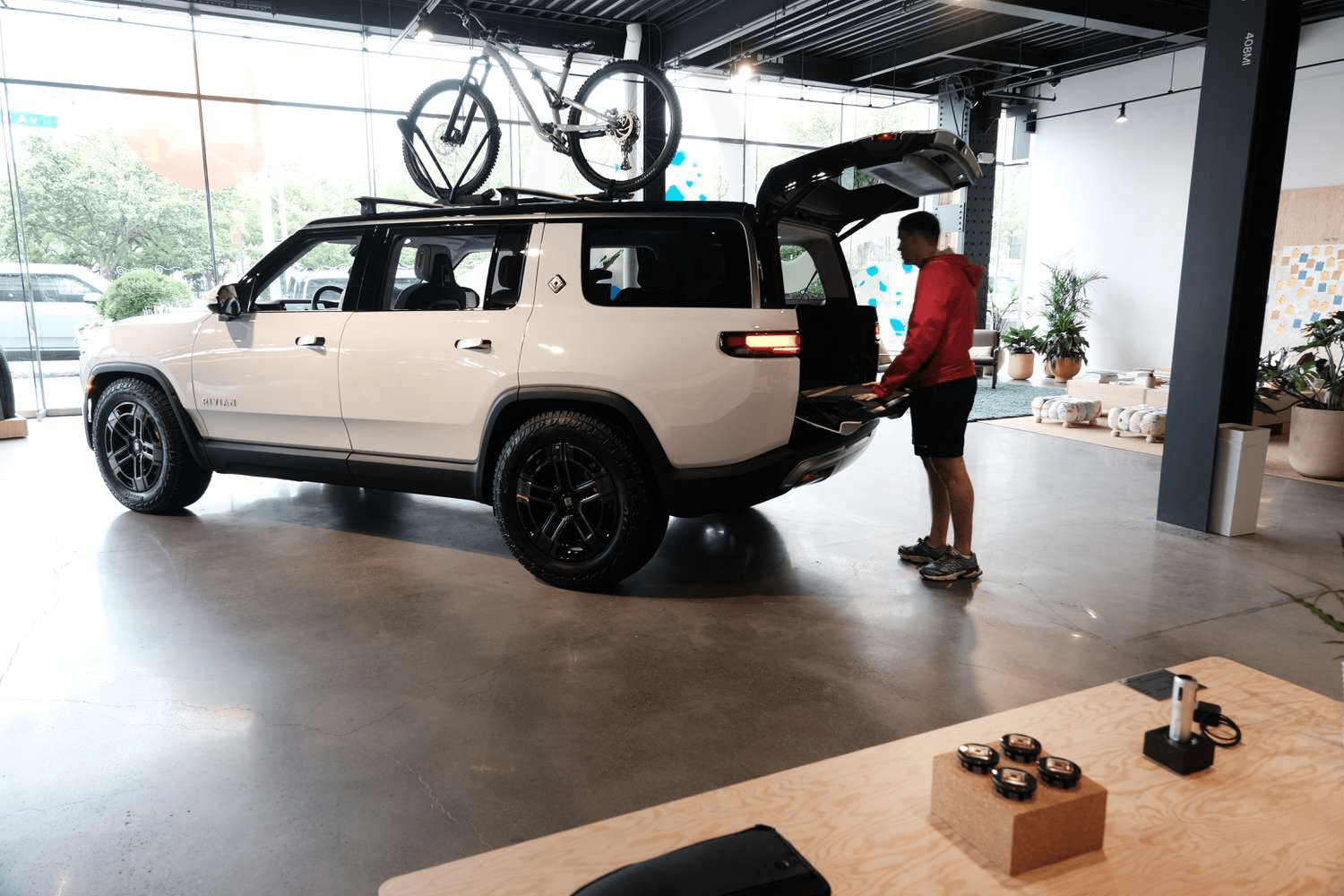 Xitoyda Elektr Avtomobillar Sotuvining O'sishi Investorlarda Katta Qiziqish Uyushtirmoqda