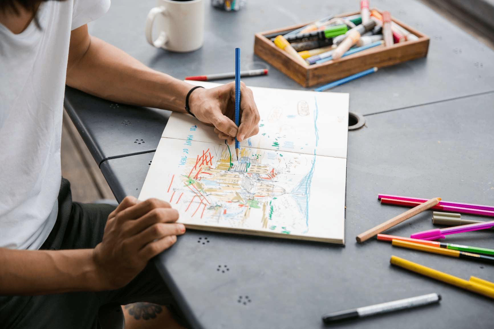 Как арт-терапия помогает справиться с эмоциональными трудностями