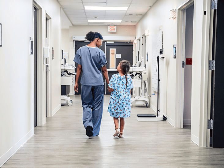 Что нужно знать о ВИЧ у детей: причины, симптомы и эффективное лечение