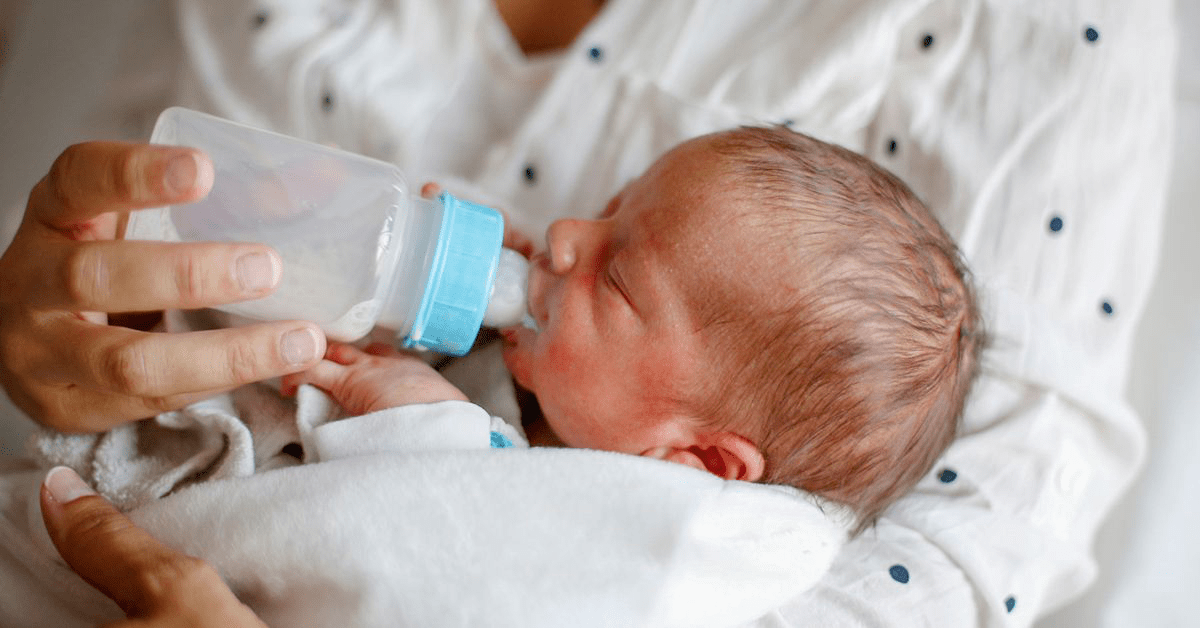 2025 Baby Feeding Schedule Guide: How Much and How Often Should Your Infant Eat?