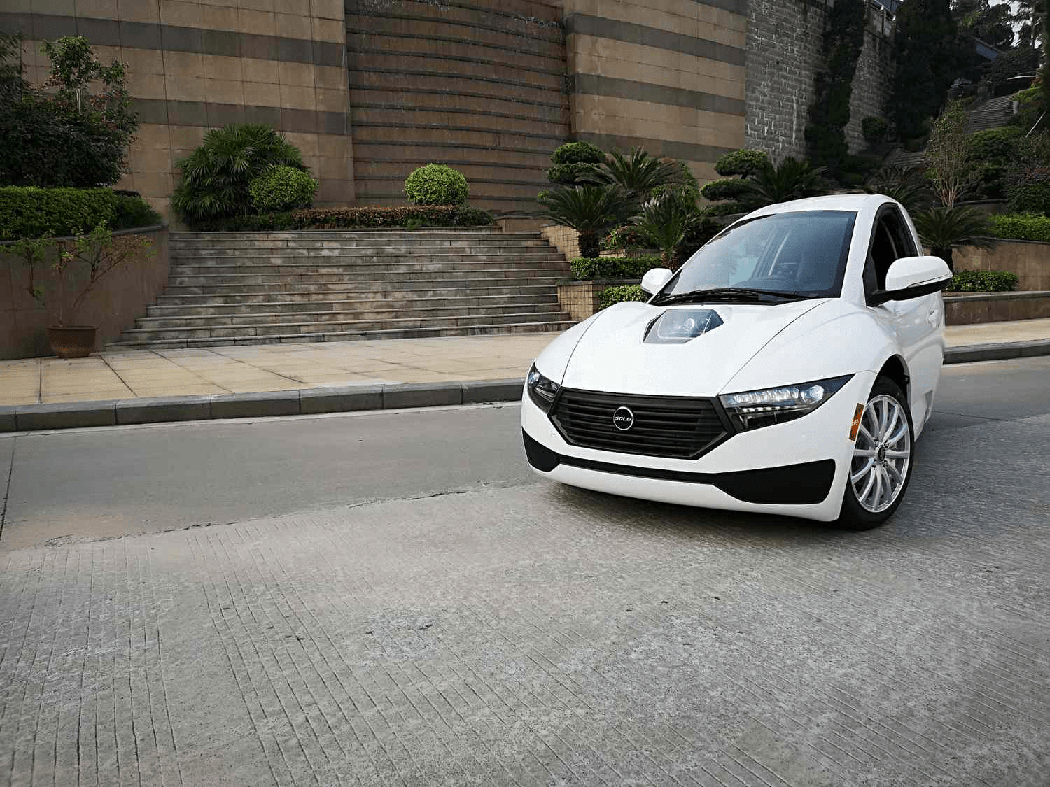 ElectraMeccanica 2023: How This $111M Electric Vehicle Maker Earns Revenue Amid Recall