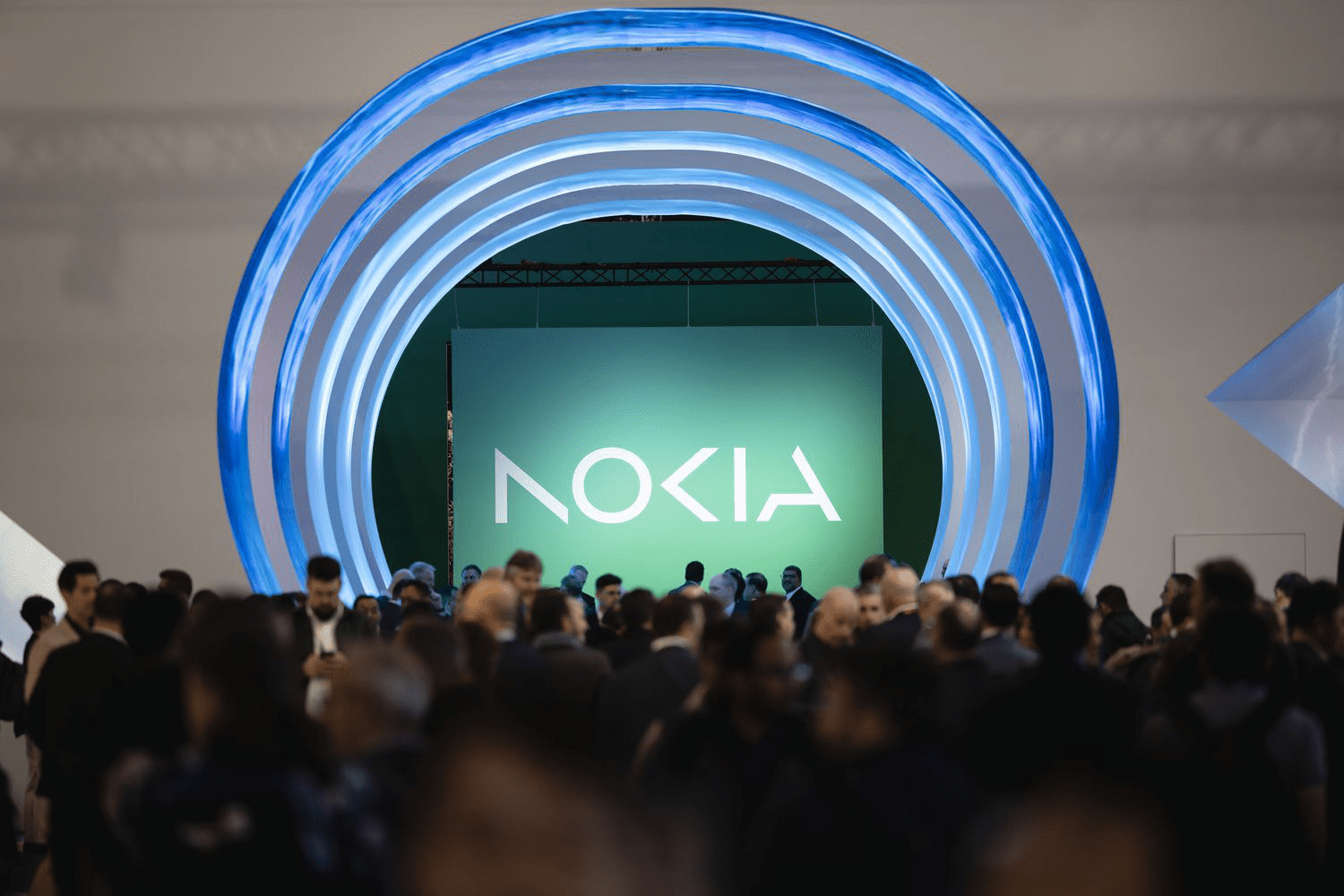 Nokia and Ericsson ADRs Plunge in 2025 Amid Telecom Equipment Demand Slowdown