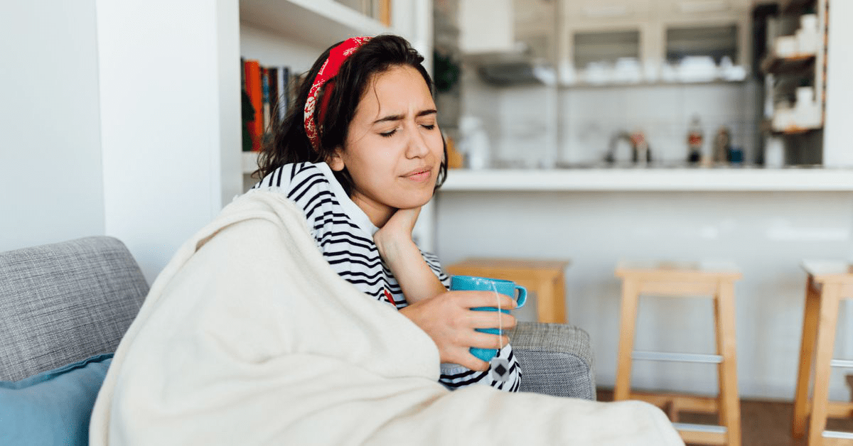 Влияет ли ношение маски на появление боли в горле?