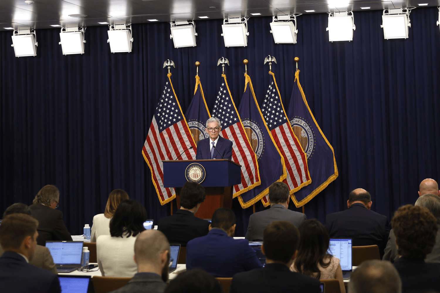 Federal Reserve Interest Rate Cuts in 2025: One or Two? Latest Dot Plot Analysis