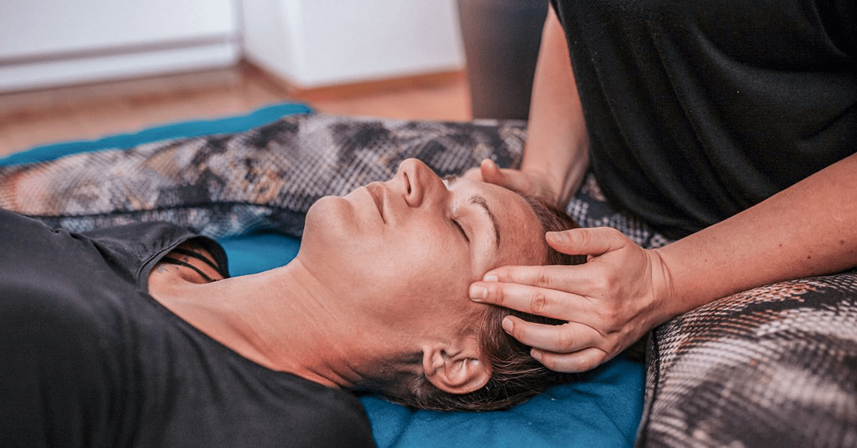 Секреты точечного массажа лица для здоровья и гармонии