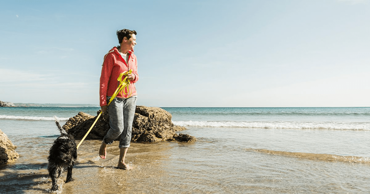 Beach Walking 2025: Calories Burned, Health Benefits & Expert Tips for $0 Cost