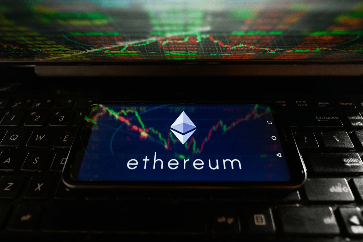 Ethereum Futures ETFs Set to Launch in 2025: Six Asset Managers Compete with Prices in Focus