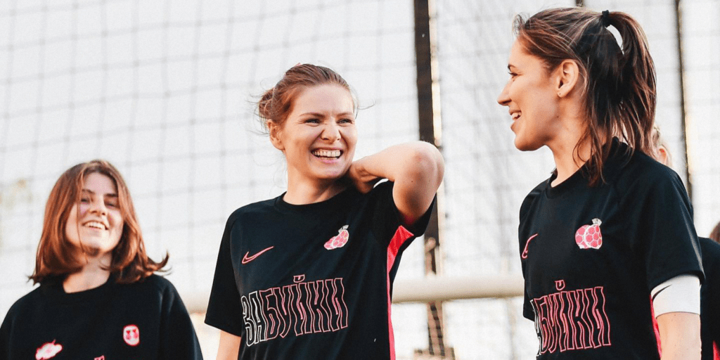 Как найти настоящих подруг и создать уникальное сообщество: история закрытого женского клуба «Забуйки»