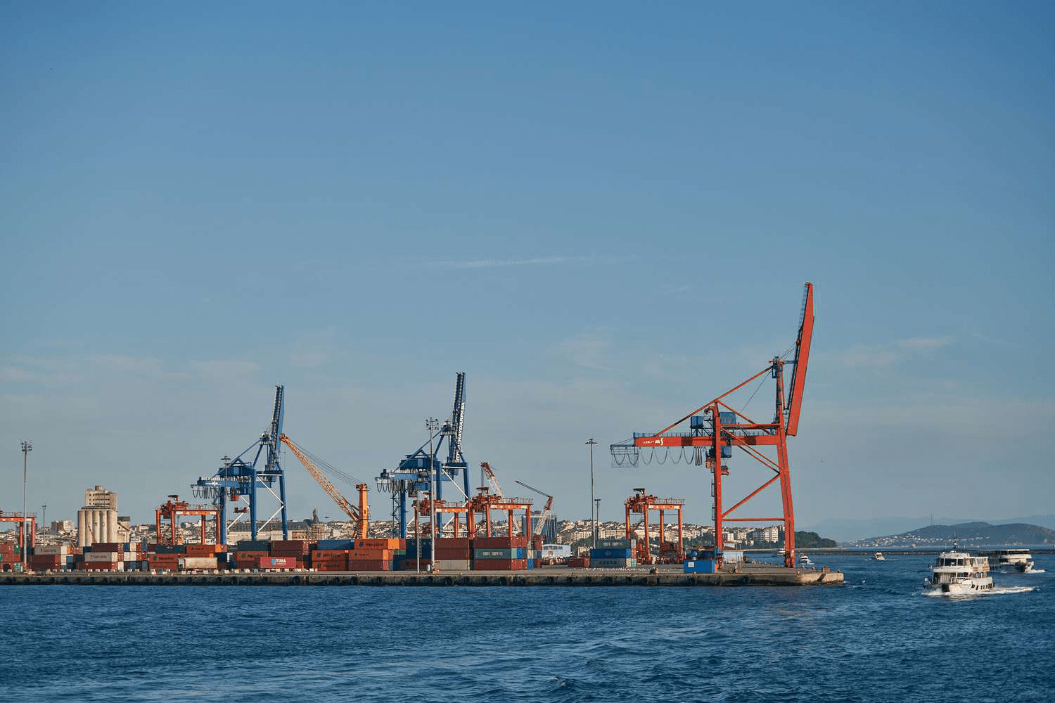 Delivered Duty Unpaid (DDU) Shipping Explained 2025: Costs, Risks & Buyer Control