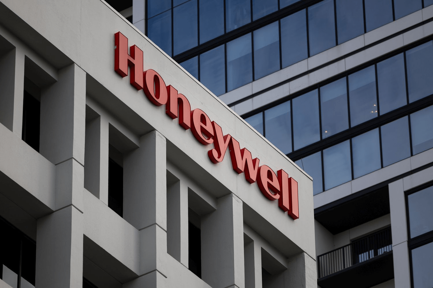 Honeywell Усиливает Позиции в Оборонной Отрасли с Приобретением CAES Systems