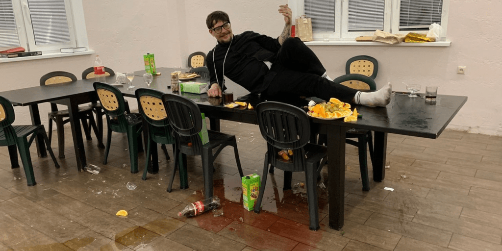 Искусство общения на корпоративе: как произвести впечатление и сохранить профессионализм