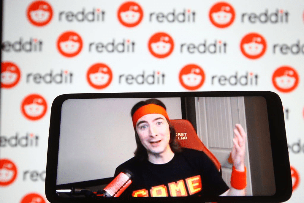 Chewy Aksiya Narxlari Qayta Pasaydi: 'Roaring Kitty' Ta'siri Va Bozorning Noaniqligi