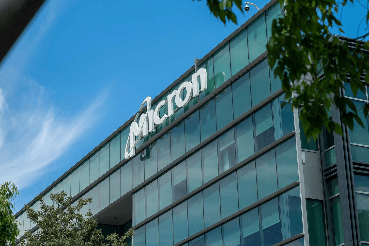 Акции Micron резко упали после разочаровывающих финансовых результатов