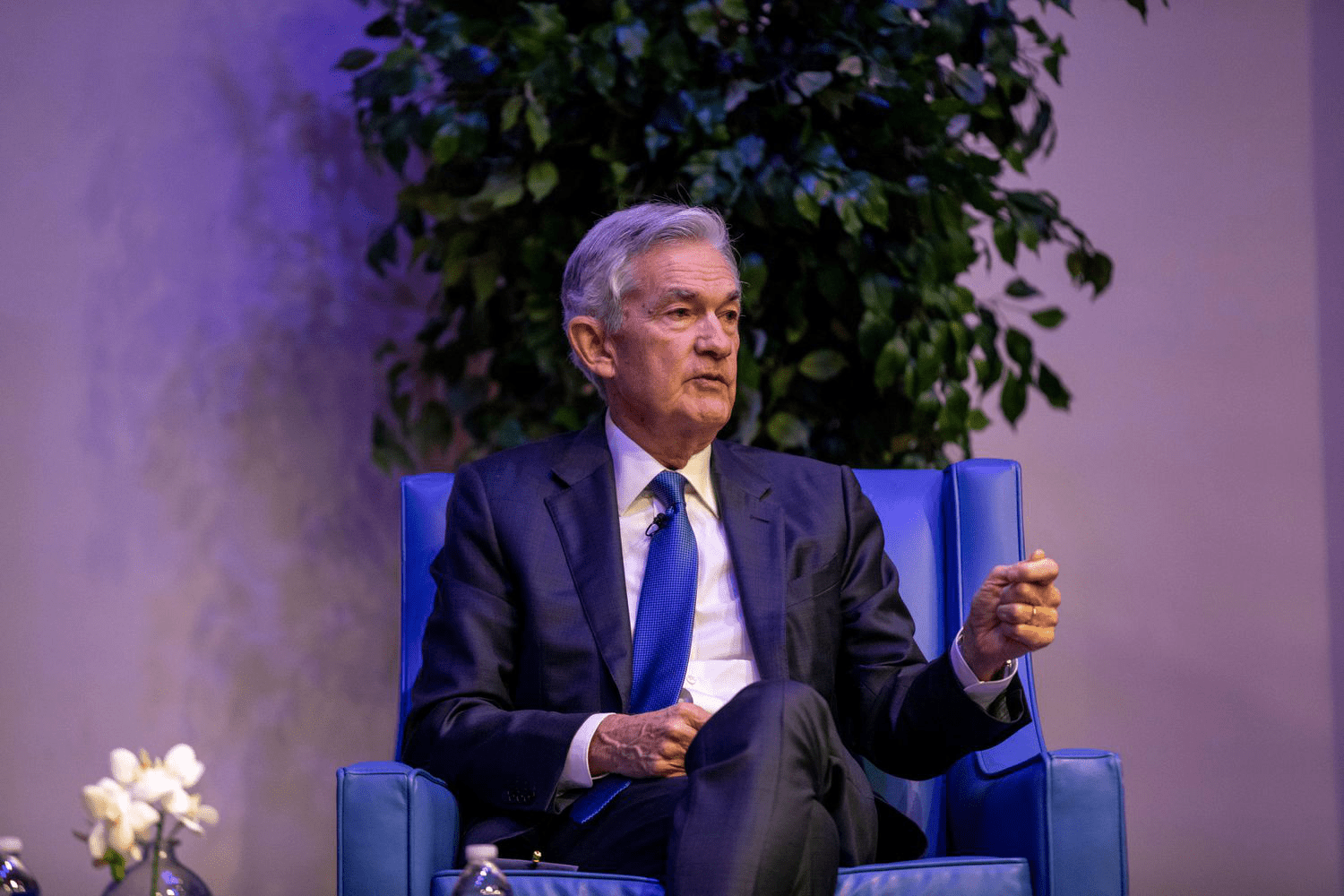 July 2025 S&P 500 Hits Historic 5,500 Mark as Inflation Eases – Tesla, Paramount Surge