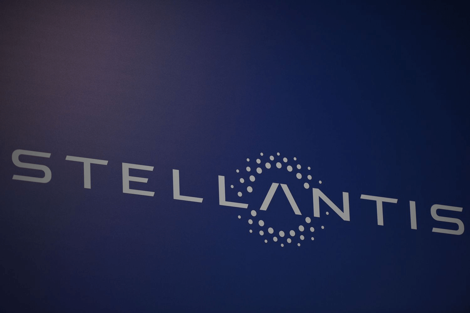 Kolaborasi Stellantis dan Peneliti Prancis untuk Inovasi Baterai Kendaraan Listrik