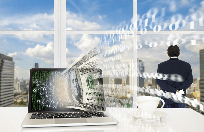 Tech Stocks Surge in 2025: Apple Hits New Highs While Intel Struggles