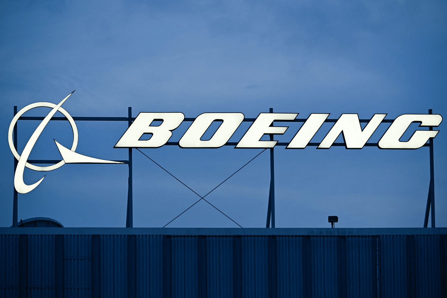 Boeing Признает Вину за Аварии 737 Max и Готовится к Судебному Разбирательству