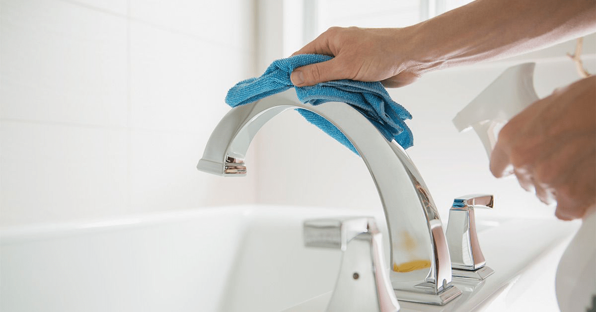 2025 Guide: Does Bleach Really Kill Mold? Costs, Health Risks & Safer Alternatives