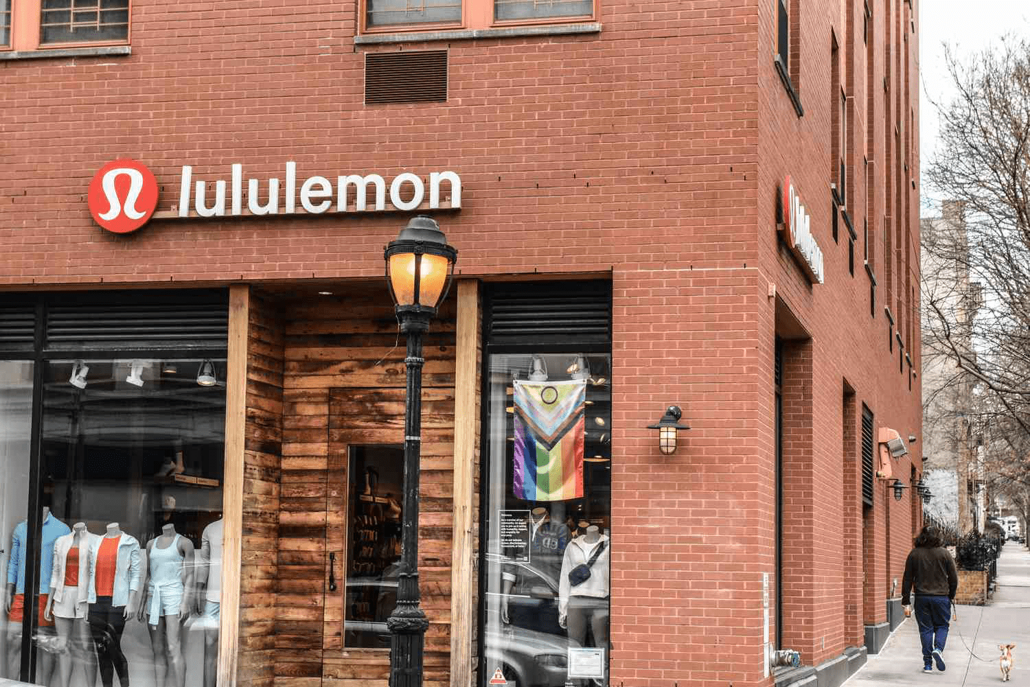 Lululemon Stock Surges 4% in 2023 Amid Soaring Chinese Demand and Record Earnings