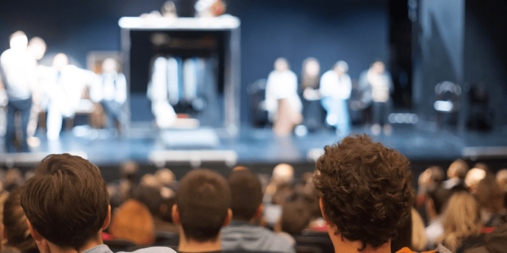 Eng Mashhur Onlayn Teatr Namoyishlari: Uyda Madaniyatga Sayohat