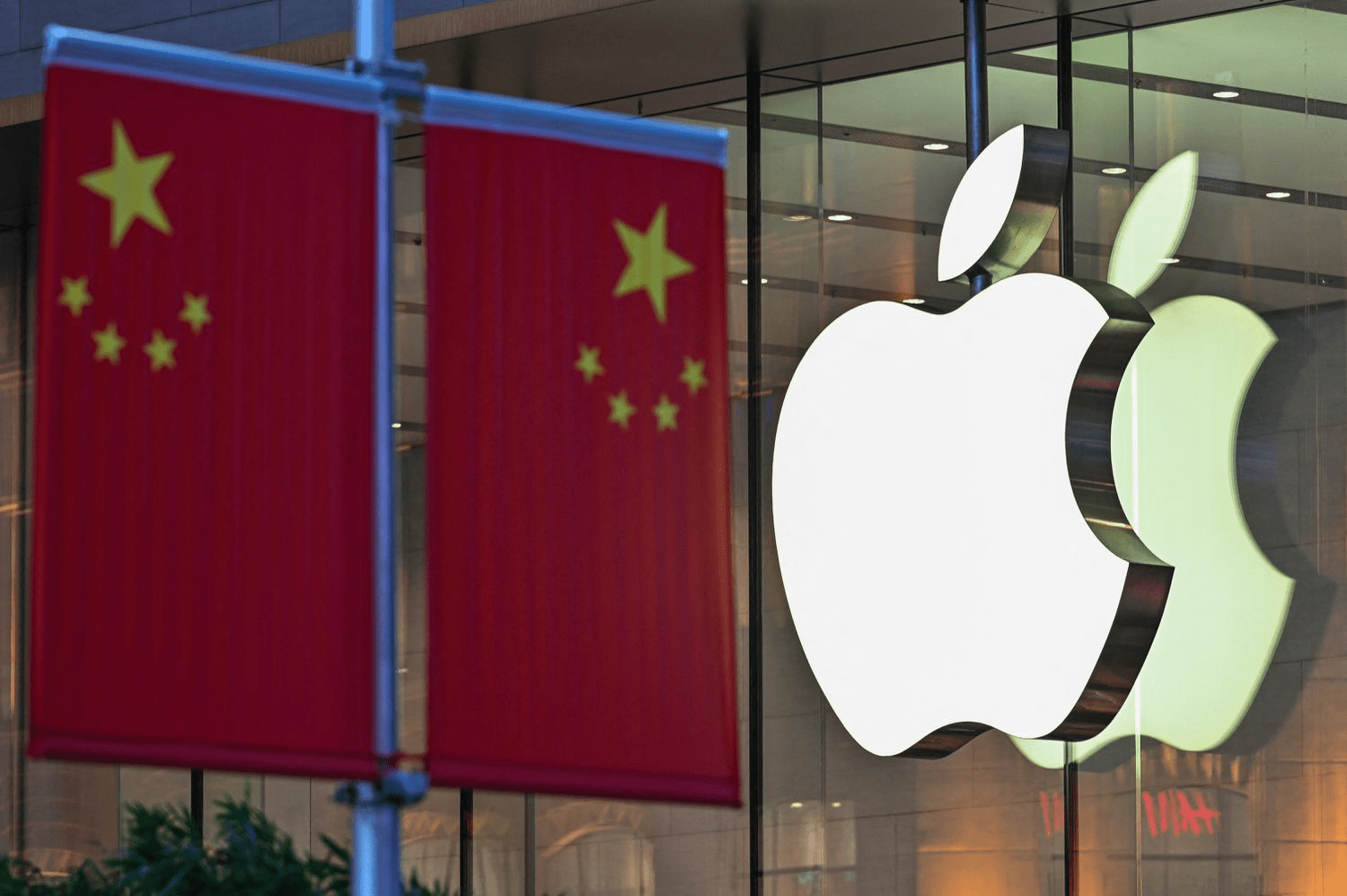 China Tegaskan Tidak Ada Larangan Penggunaan iPhone oleh Pemerintah