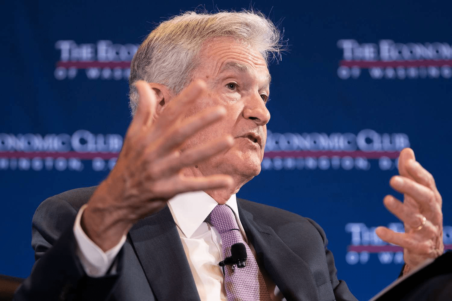 S&P 500 Bozorida Energiya Sektori Ko‘tarildi, Qayta Tiklanadigan Manbalar Qiyinchilikda