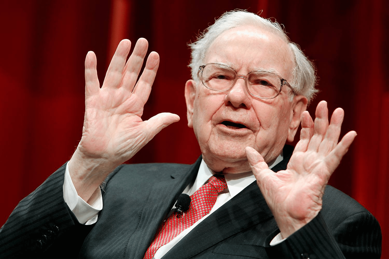 Why Warren Buffett Is Divesting His Newspaper Portfolio
