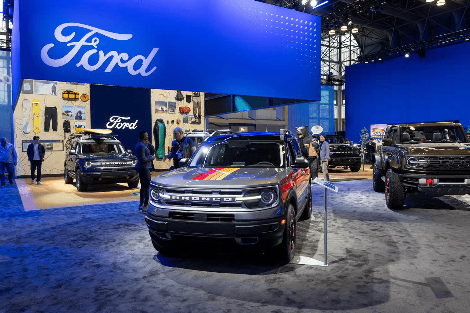 Ford Stock Plummets 11% in 2025 After Q2 Earnings Miss and 37% Drop in EV Revenue
