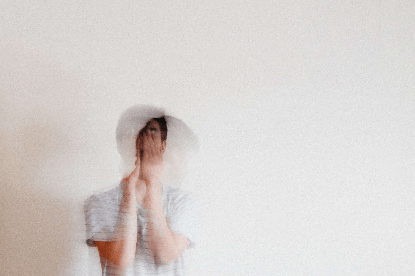 Понимание галлюцинаций при болезни Паркинсона: симптомы, причины и эффективные методы лечения