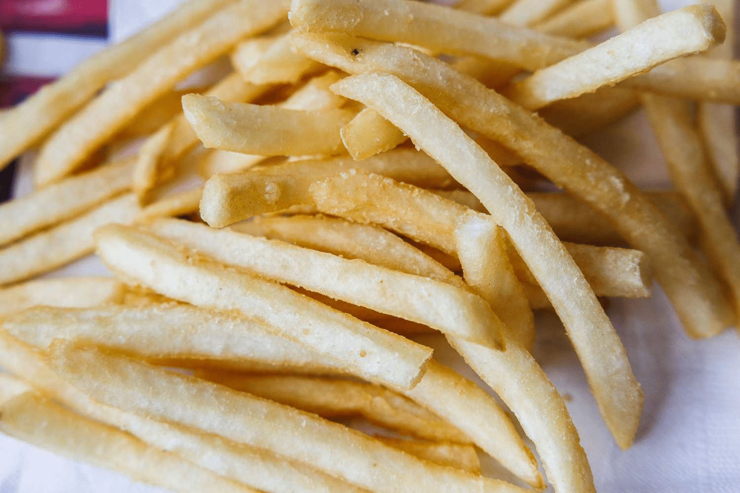 Lamb Weston French Fry Maker Faces 28% Stock Drop in 2025 Amid Dining Trends Shift