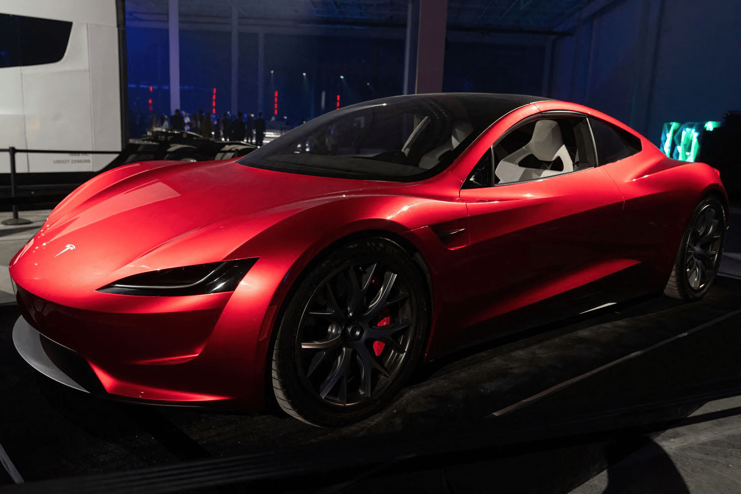 Tesla Roadster: Новый этап в мире электромобилей
